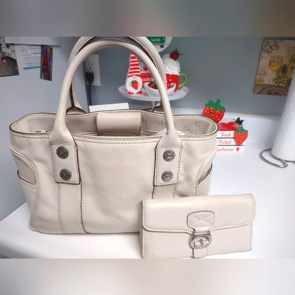 Michael Kors handbag and wallet set - Picture 1 of 12
